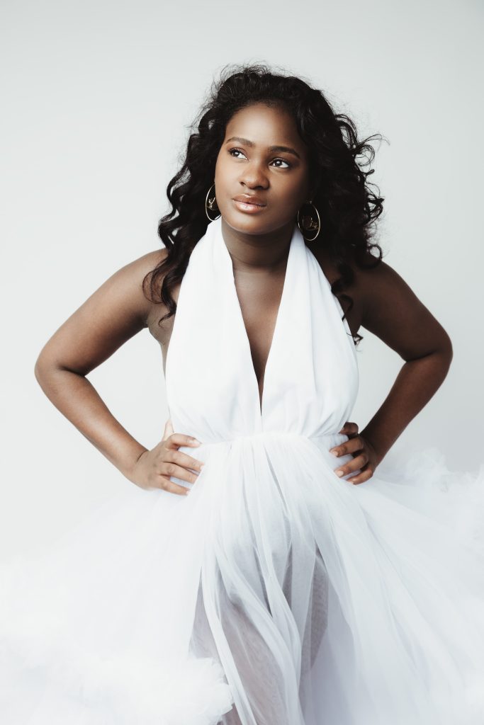 Robes de séance grossesse — collection couture et signatures du dressing Rose Basile, photographe maternité à Juziers